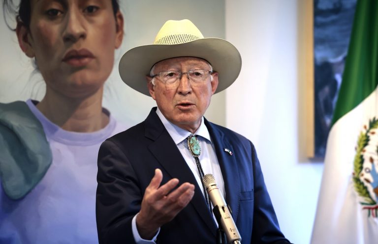 KEN SALAZAR - LOS NOTICIERISTAS