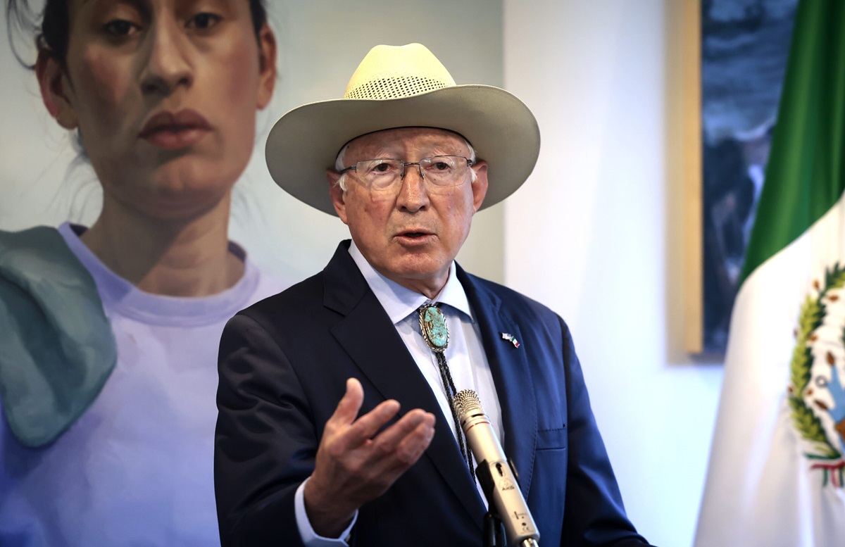 KEN SALAZAR - LOS NOTICIERISTAS