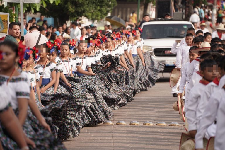 DESFILE REV MX 1