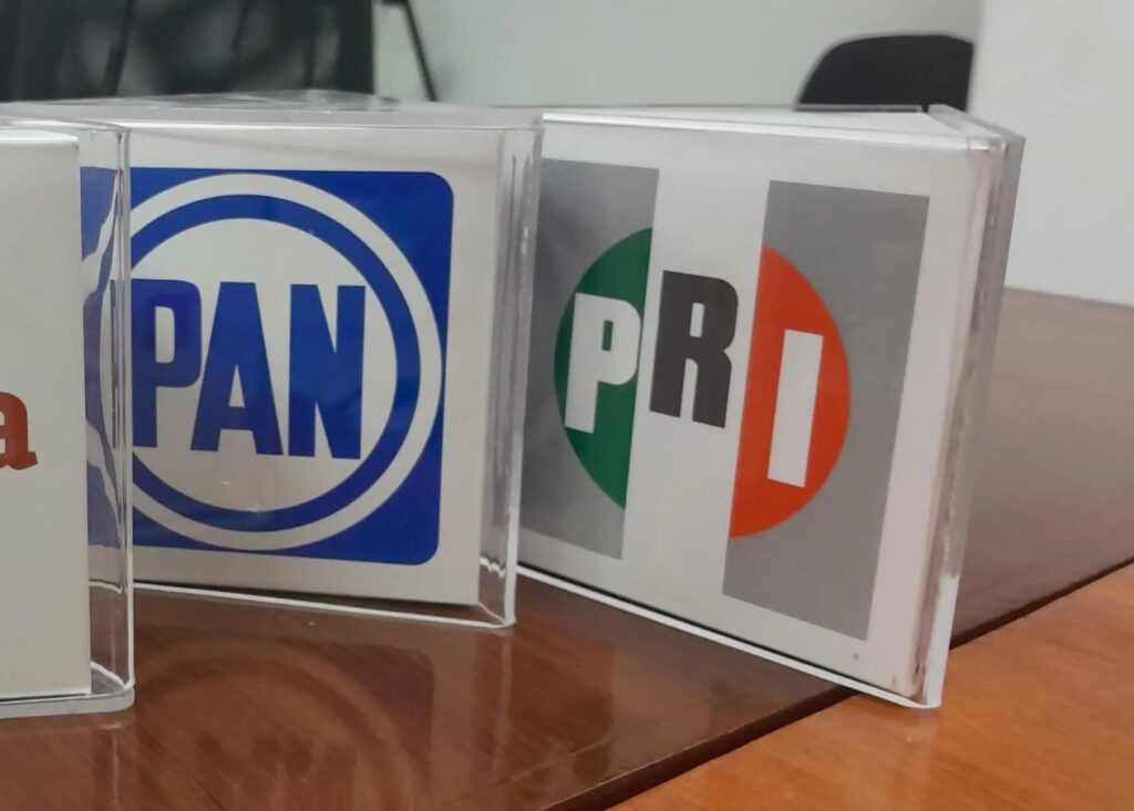 PRI PAN - E CONSULTA