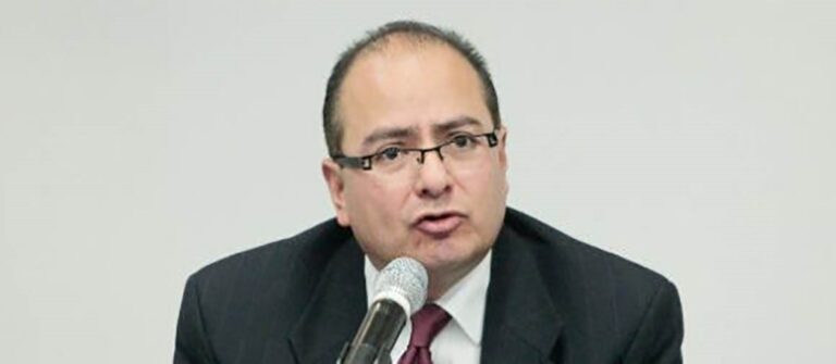 ERNESTO VILLANUEVA 2