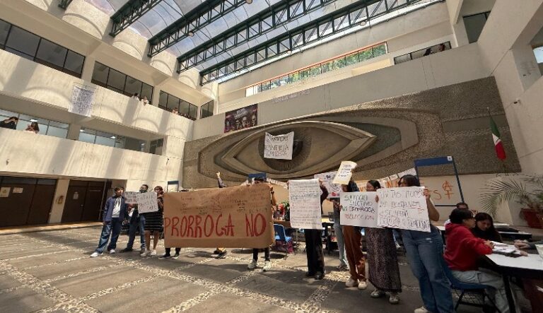 PROTESTA RECTOR PSICOLOGIA