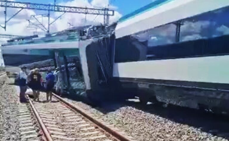 TREN MAYA DESCARRILADO