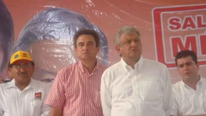PIO Y AMLO