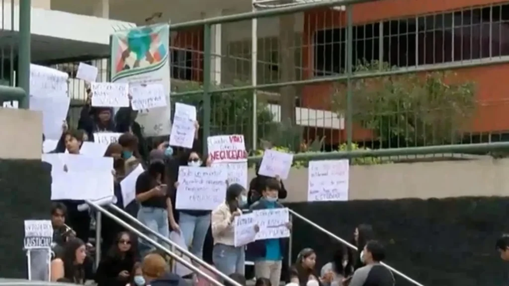 ESTUDIANTES UV - NMAS