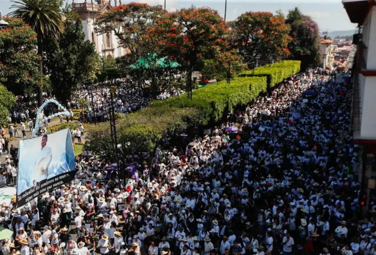 MARCHA URUAPAN