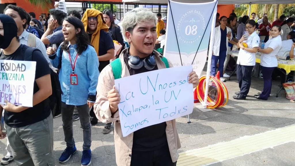 90d43c51-b4f5-4702-b873-4f730de69343_1