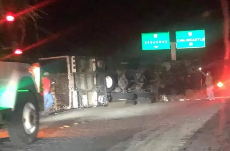noche_de_choques_multiples_en_la_xalapa-cardel
