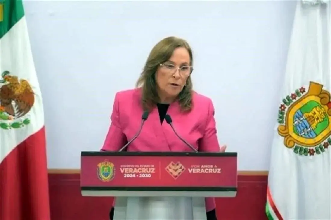 NAHLE CRITICAS A ELLA