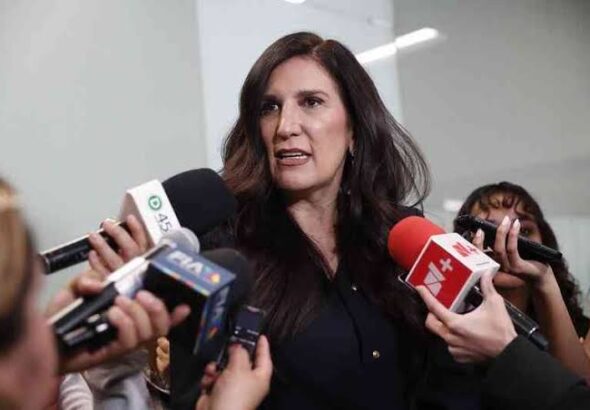 KENIA LÓPEZ